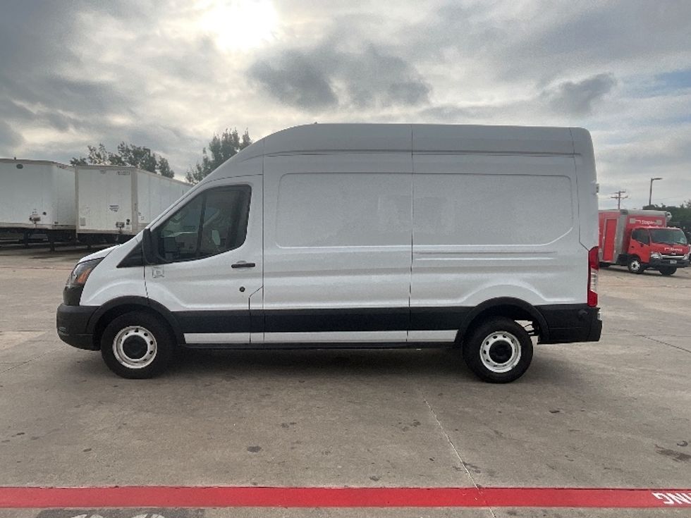 Cargo Van (Panel Van)-Light and Medium Duty Trucks-Ford-2023-Transit 250-Carrollton-TX-77,768\n\t\tmiles-$ 42,000 - Image 4