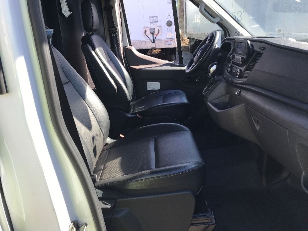 Cargo Van (Panel Van)-Light and Medium Duty Trucks-Ford-2023-Transit 250-Charlotte-NC-39,333\n\t\tmiles-$ 54,500 - Image 20