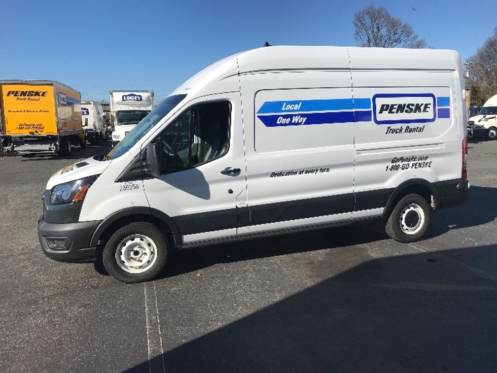Cargo Van (Panel Van)-Light and Medium Duty Trucks-Ford-2023-Transit 250-Charlotte-NC-39,333\n\t\tmiles-$ 54,500 - Image 4