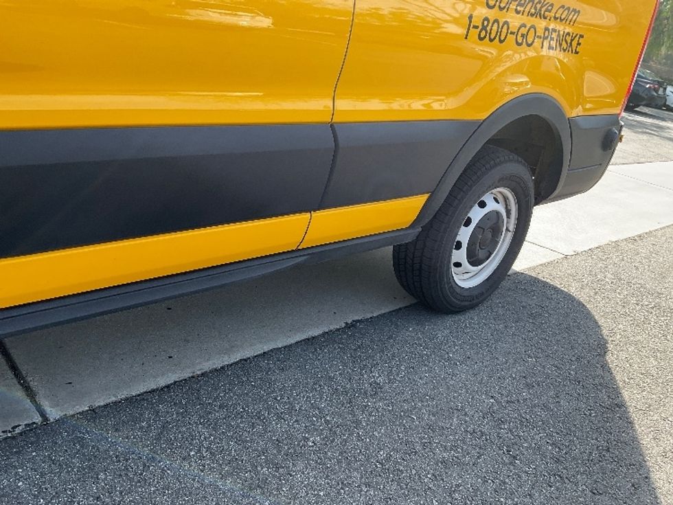 Cargo Van (Panel Van)-Light and Medium Duty Trucks-Ford-2023-Transit 250-City Of Industry-CA-31,642\n\t\tmiles-$ 47,500 - Image 5