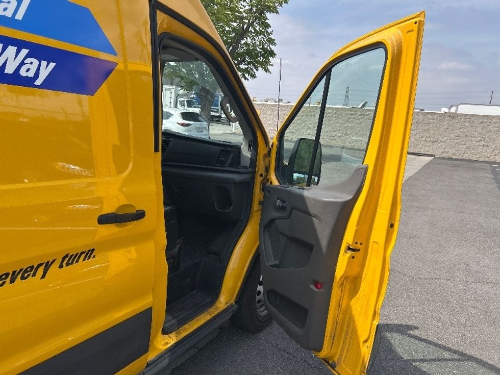 Cargo Van (Panel Van)-Light and Medium Duty Trucks-Ford-2023-Transit 250-City Of Industry-CA-46,873\n\t\tmiles-$ 46,250 - Image 19