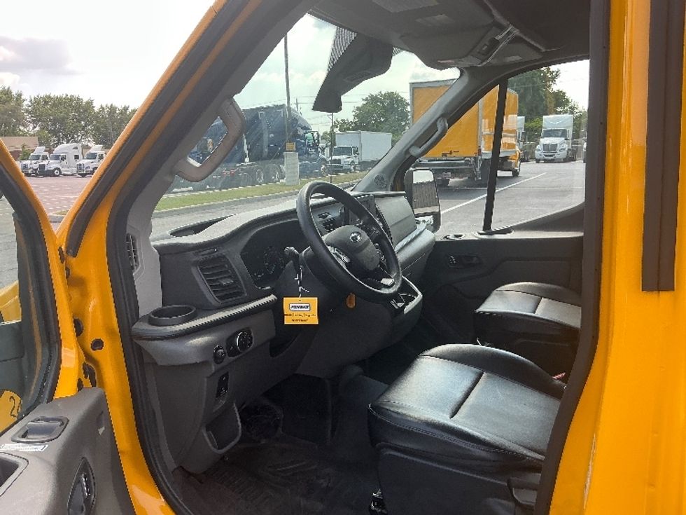 Cargo Van (Panel Van)-Light and Medium Duty Trucks-Ford-2023-Transit 250-Columbus-OH-76,741\n\t\tmiles-$ 35,500 - Image 15
