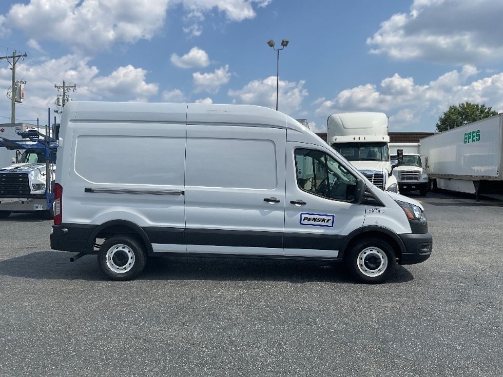 Cargo Van (Panel Van)-Light and Medium Duty Trucks-Ford-2023-Transit 250-Concord-NC-109,463\n\t\tmiles-$ 35,000 - Image 15