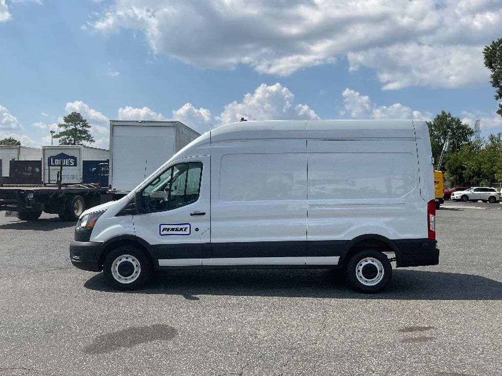 Cargo Van (Panel Van)-Light and Medium Duty Trucks-Ford-2023-Transit 250-Concord-NC-109,463\n\t\tmiles-$ 35,000 - Image 4
