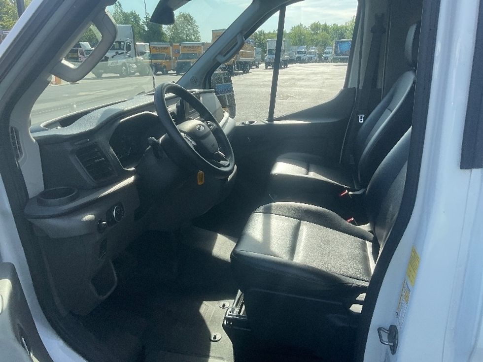 Cargo Van (Panel Van)-Light and Medium Duty Trucks-Ford-2023-Transit 250-Cranbury-NJ-47,329\n\t\tmiles-$ 44,750 - Image 16