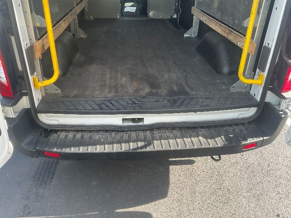 Cargo Van (Panel Van)-Light and Medium Duty Trucks-Ford-2023-Transit 250-Cranbury-NJ-47,329\n\t\tmiles-$ 44,750 - Image 9