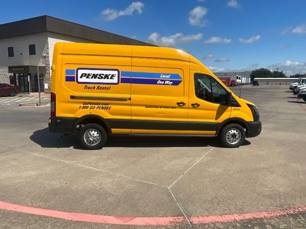 Cargo Van (Panel Van)-Light and Medium Duty Trucks-Ford-2023-Transit 250-Dallas-TX-46,805\n\t\tmiles-$ 46,250 - Image 15