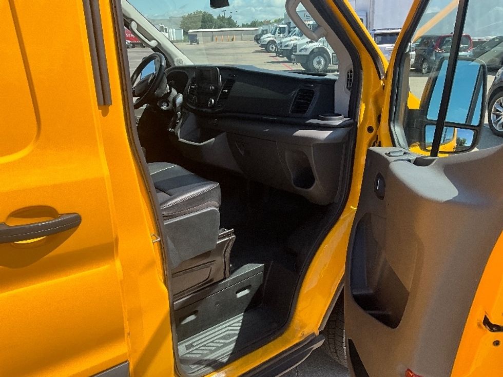 Cargo Van (Panel Van)-Light and Medium Duty Trucks-Ford-2023-Transit 250-Dallas-TX-46,805\n\t\tmiles-$ 46,250 - Image 20