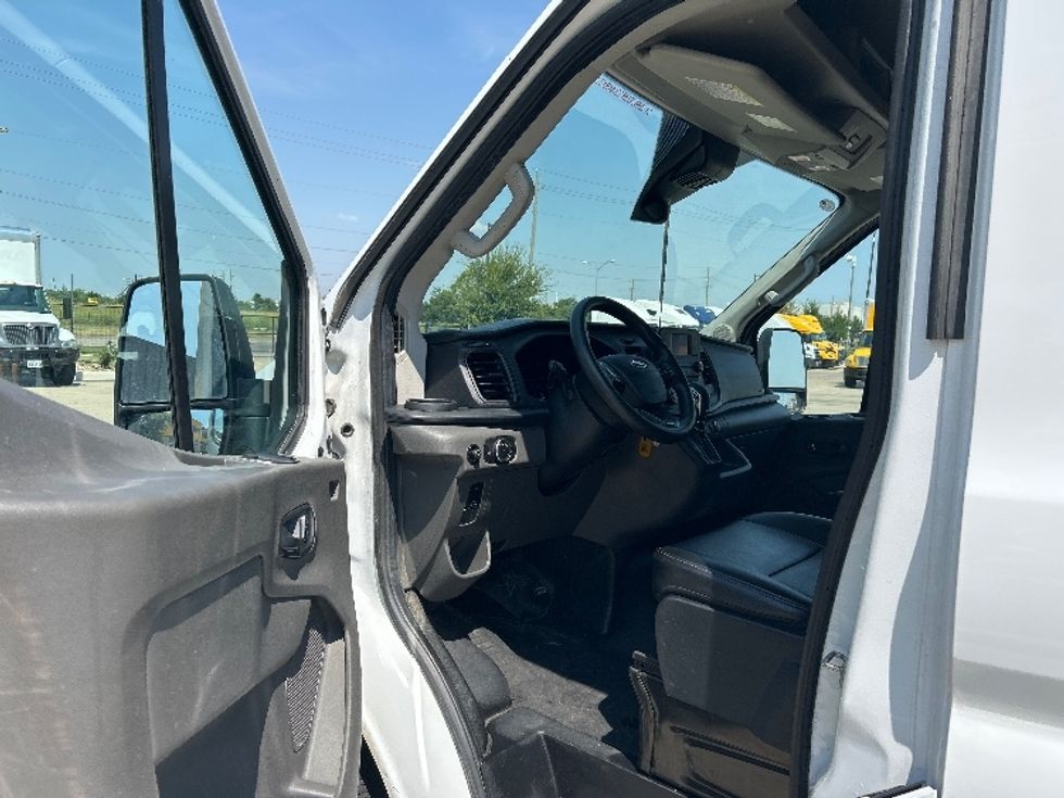 Cargo Van (Panel Van)-Light and Medium Duty Trucks-Ford-2023-Transit 250-Dallas-TX-72,901\n\t\tmiles-$ 43,000 - Image 15