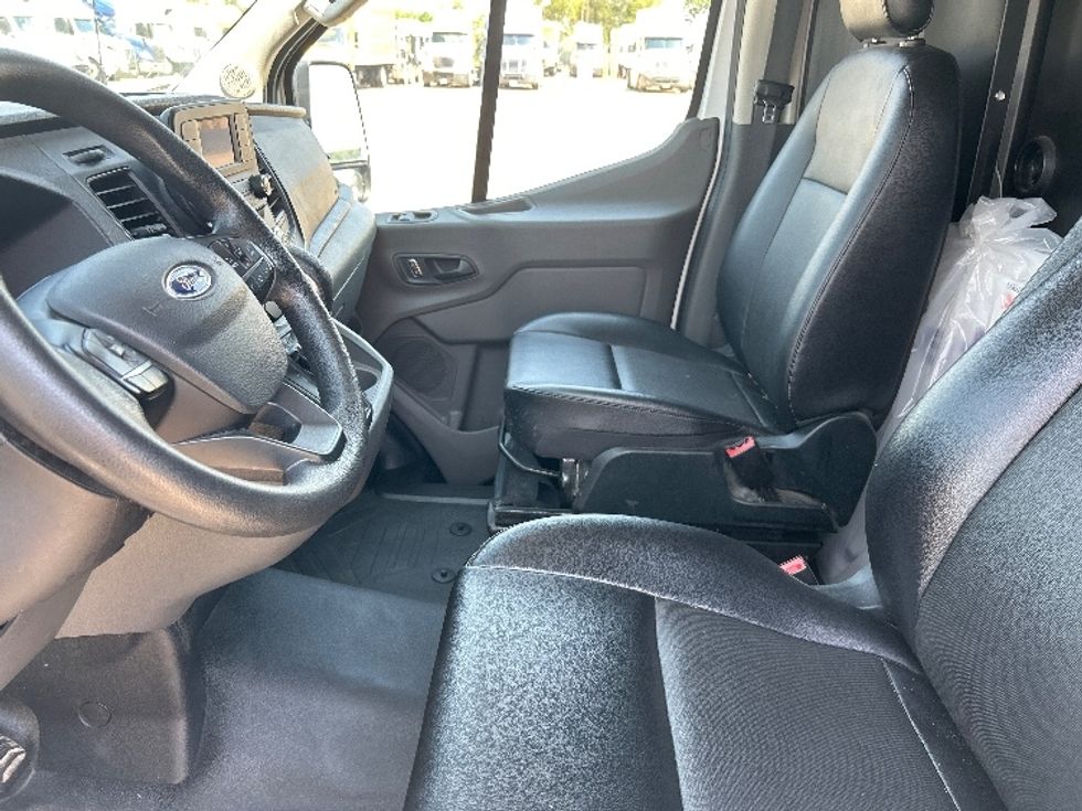 Cargo Van (Panel Van)-Light and Medium Duty Trucks-Ford-2023-Transit 250-Dallas-TX-72,901\n\t\tmiles-$ 43,000 - Image 18