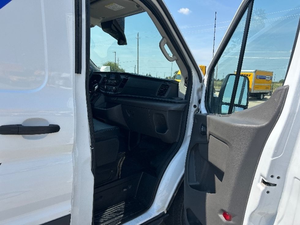 Cargo Van (Panel Van)-Light and Medium Duty Trucks-Ford-2023-Transit 250-Dallas-TX-72,901\n\t\tmiles-$ 43,000 - Image 19