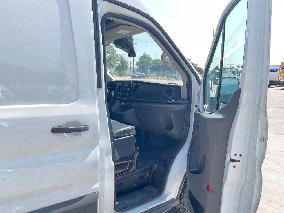 Cargo Van (Panel Van)-Light and Medium Duty Trucks-Ford-2023-Transit 250-Dallas-TX-87,055\n\t\tmiles-$ 42,250 - Image 17