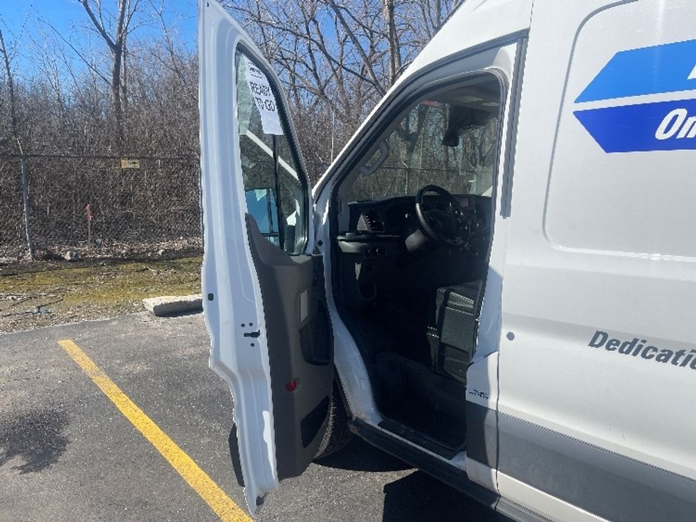 Cargo Van (Panel Van)-Light and Medium Duty Trucks-Ford-2023-Transit 250-East Chicago-IN-69,696\n\t\tmiles-$ 50,750 - Image 14