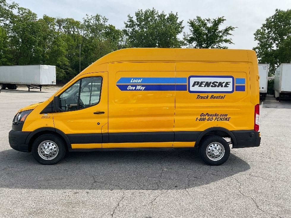 Cargo Van (Panel Van)-Light and Medium Duty Trucks-Ford-2023-Transit 250-Elkhart-IN-64,640\n\t\tmiles-$ 43,750 - Image 4