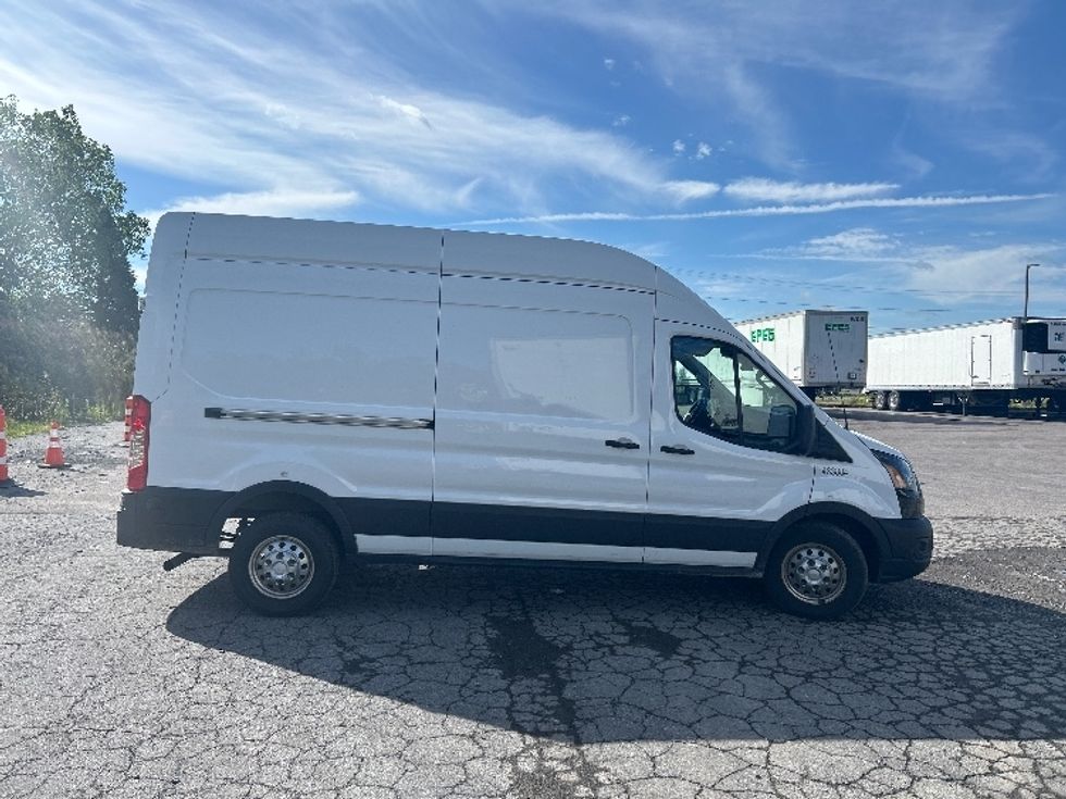 Cargo Van (Panel Van)-Light and Medium Duty Trucks-Ford-2023-Transit 250-Elmira-NY-139,166\n\t\tmiles-$ 37,000 - Image 12