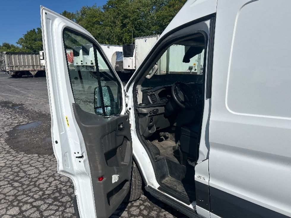Cargo Van (Panel Van)-Light and Medium Duty Trucks-Ford-2023-Transit 250-Elmira-NY-139,166\n\t\tmiles-$ 37,000 - Image 13