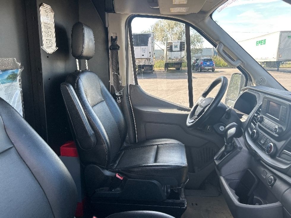 Cargo Van (Panel Van)-Light and Medium Duty Trucks-Ford-2023-Transit 250-Elmira-NY-139,166\n\t\tmiles-$ 37,000 - Image 19