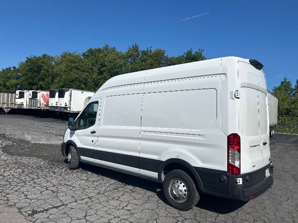 Cargo Van (Panel Van)-Light and Medium Duty Trucks-Ford-2023-Transit 250-Elmira-NY-139,166\n\t\tmiles-$ 37,000 - Image 5