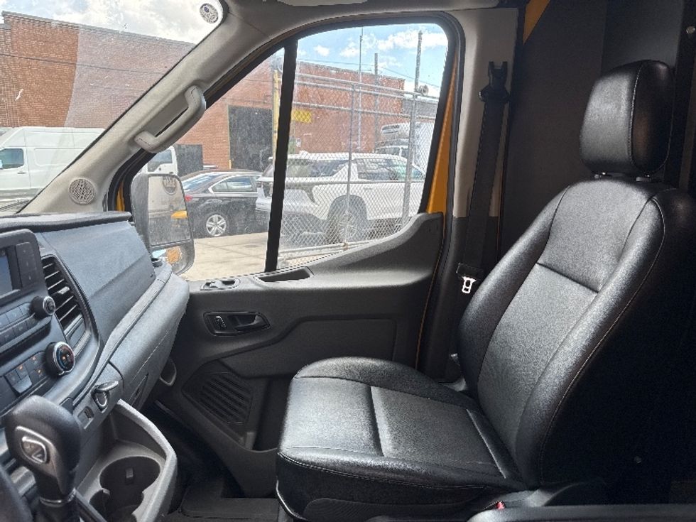 Cargo Van (Panel Van)-Light and Medium Duty Trucks-Ford-2023-Transit 250-Elmsford-NY-67,909\n\t\tmiles-$ 43,500 - Image 18