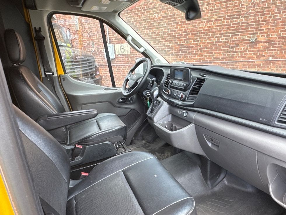 Cargo Van (Panel Van)-Light and Medium Duty Trucks-Ford-2023-Transit 250-Elmsford-NY-67,909\n\t\tmiles-$ 43,500 - Image 21