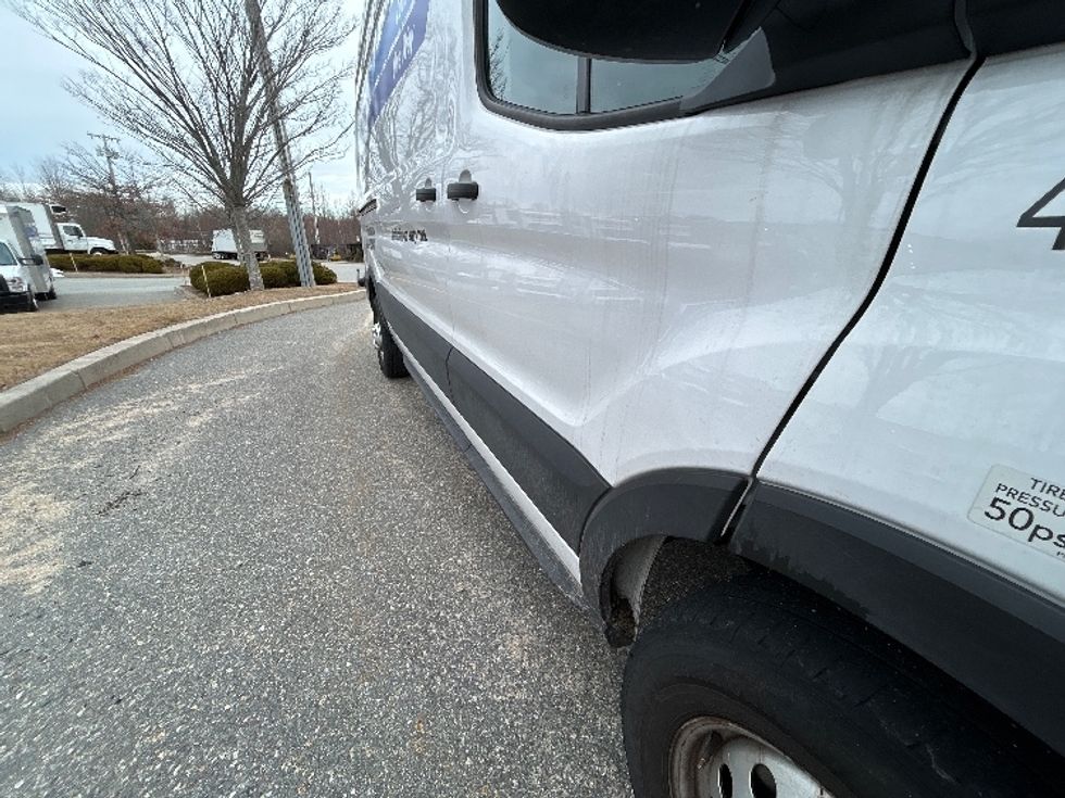 Cargo Van (Panel Van)-Light and Medium Duty Trucks-Ford-2023-Transit 250-Fitchburg-MA-47,423\n\t\tmiles-$ 48,250 - Image 29