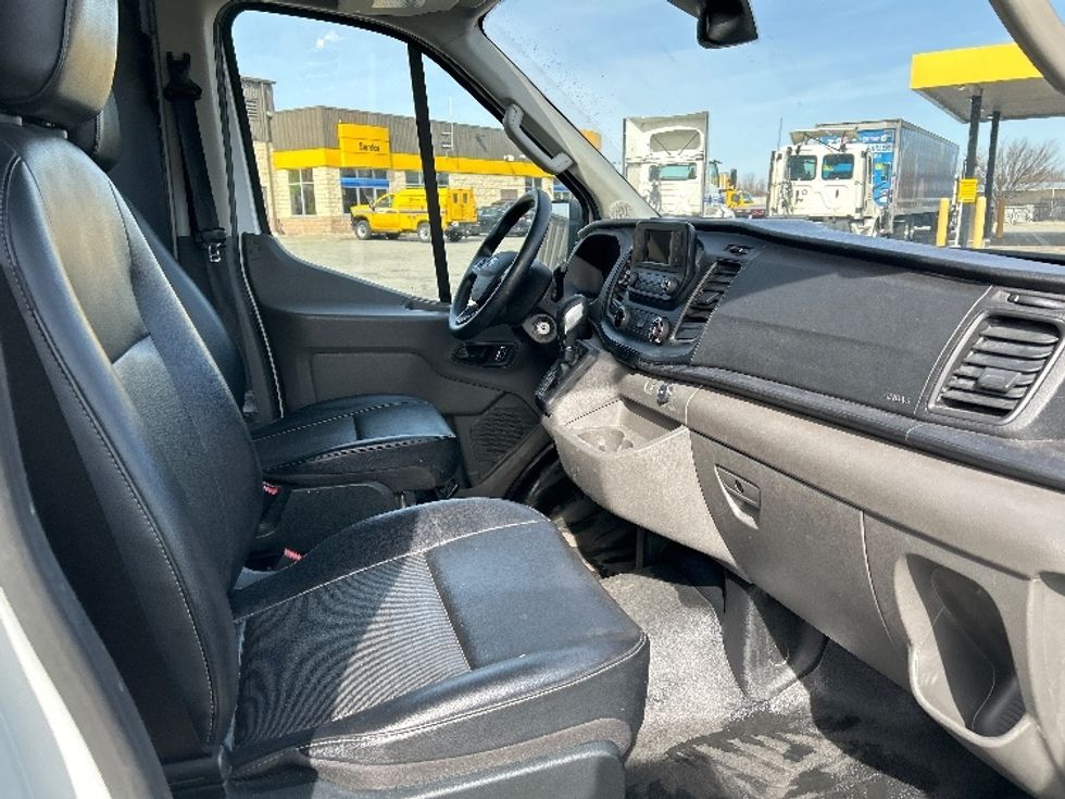 Cargo Van (Panel Van)-Light and Medium Duty Trucks-Ford-2023-Transit 250-Fitchburg-MA-65,140\n\t\tmiles-$ 46,500 - Image 17