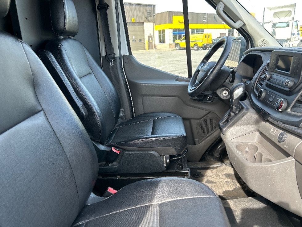 Cargo Van (Panel Van)-Light and Medium Duty Trucks-Ford-2023-Transit 250-Fitchburg-MA-65,140\n\t\tmiles-$ 46,500 - Image 18