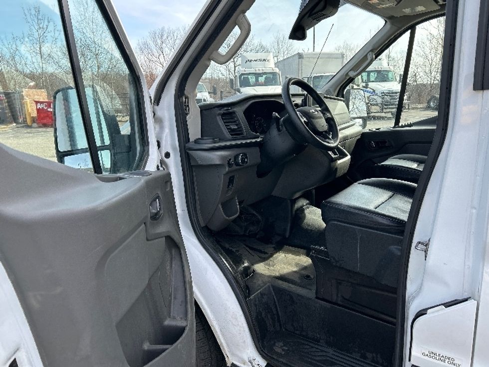Cargo Van (Panel Van)-Light and Medium Duty Trucks-Ford-2023-Transit 250-Fitchburg-MA-65,140\n\t\tmiles-$ 46,500 - Image 26