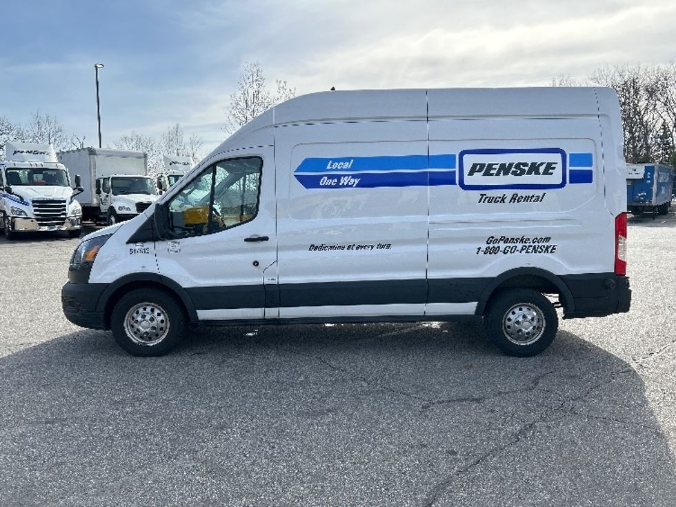 Cargo Van (Panel Van)-Light and Medium Duty Trucks-Ford-2023-Transit 250-Fitchburg-MA-65,140\n\t\tmiles-$ 46,500 - Image 4