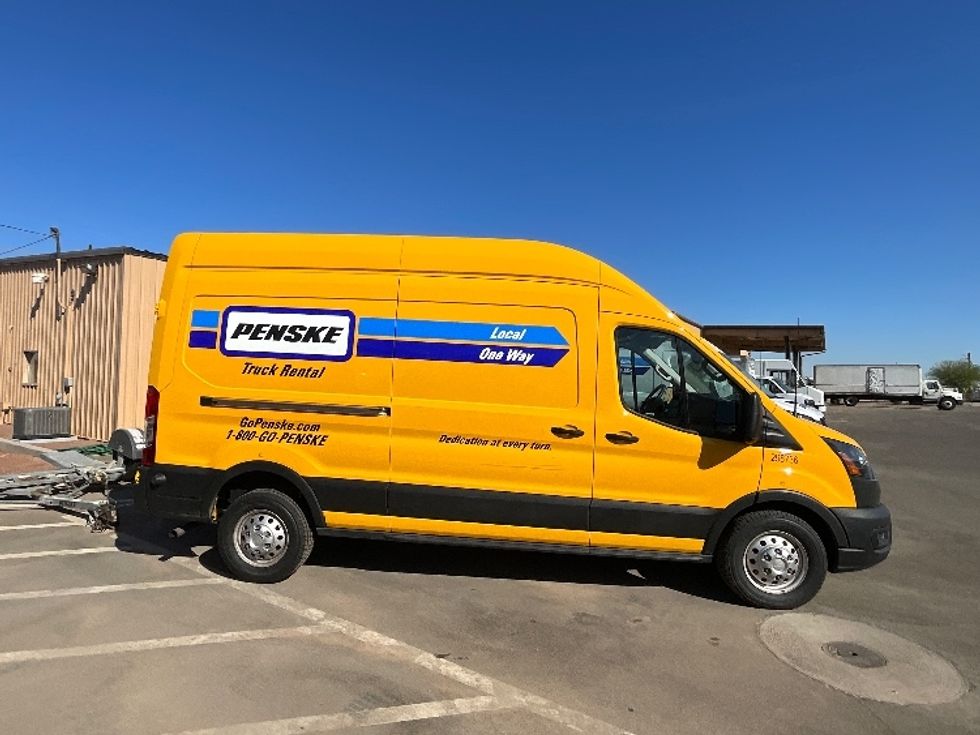 Cargo Van (Panel Van)-Light and Medium Duty Trucks-Ford-2023-Transit 250-Fontana-CA-25,804\n\t\tmiles-$ 47,500 - Image 15