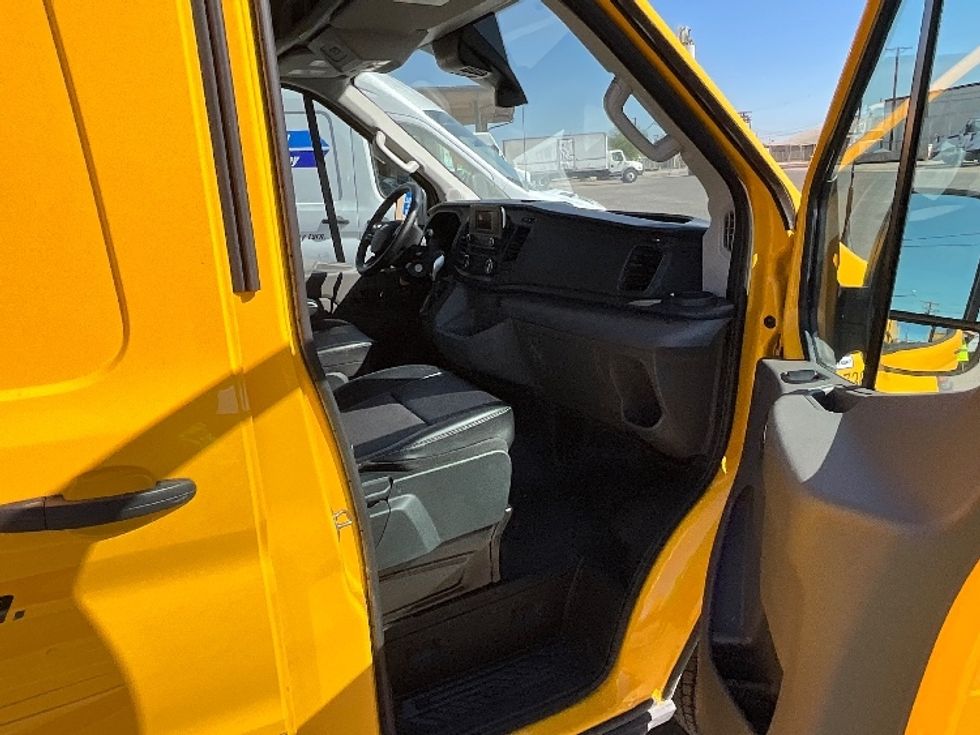 Cargo Van (Panel Van)-Light and Medium Duty Trucks-Ford-2023-Transit 250-Fontana-CA-25,804\n\t\tmiles-$ 47,500 - Image 20