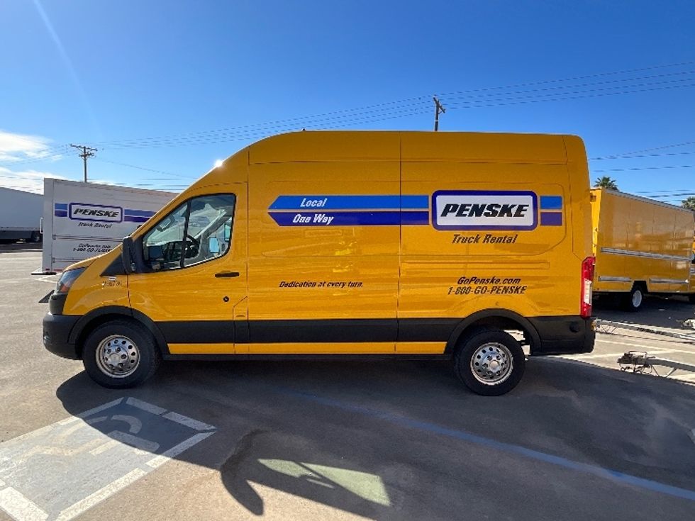 Cargo Van (Panel Van)-Light and Medium Duty Trucks-Ford-2023-Transit 250-Fontana-CA-25,804\n\t\tmiles-$ 47,500 - Image 4