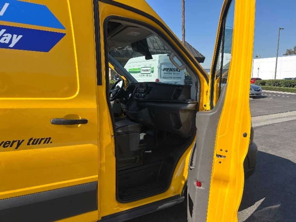 Cargo Van (Panel Van)-Light and Medium Duty Trucks-Ford-2023-Transit 250-Fontana-CA-67,751\n\t\tmiles-$ 44,000 - Image 20