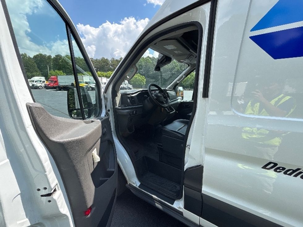 Cargo Van (Panel Van)-Light and Medium Duty Trucks-Ford-2023-Transit 250-Forest Park-GA-89,453\n\t\tmiles-$ 42,500 - Image 16