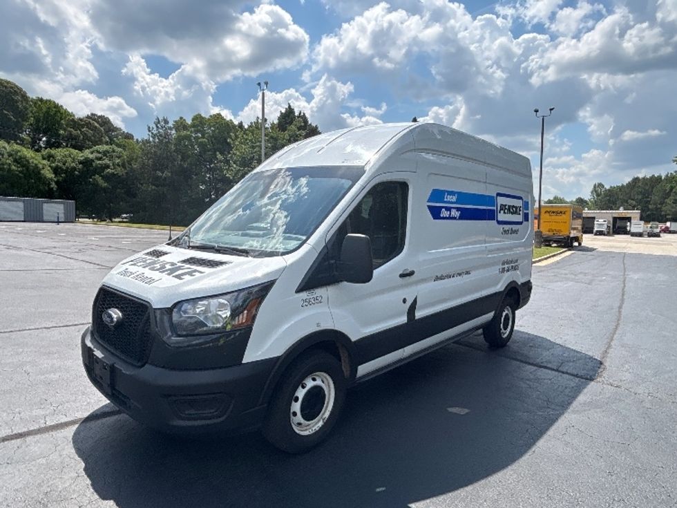 Cargo Van (Panel Van)-Light and Medium Duty Trucks-Ford-2023-Transit 250-Forest Park-GA-89,453\n\t\tmiles-$ 42,500 - Image 3