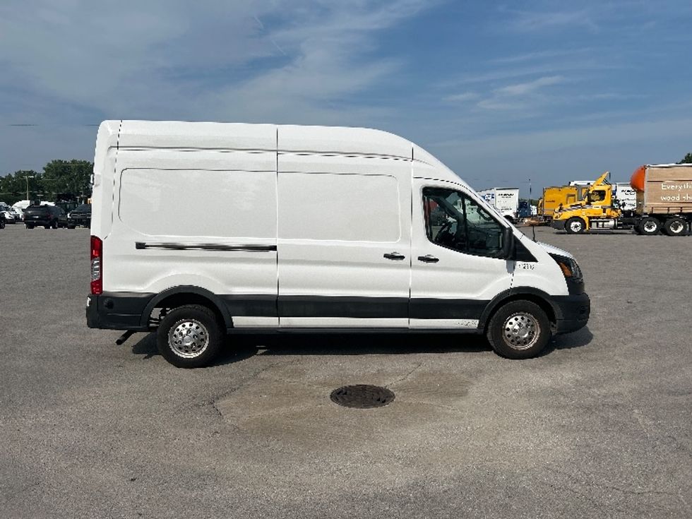 Cargo Van (Panel Van)-Light and Medium Duty Trucks-Ford-2023-Transit 250-Fort Wayne-IN-104,242\n\t\tmiles-$ 38,500 - Image 11