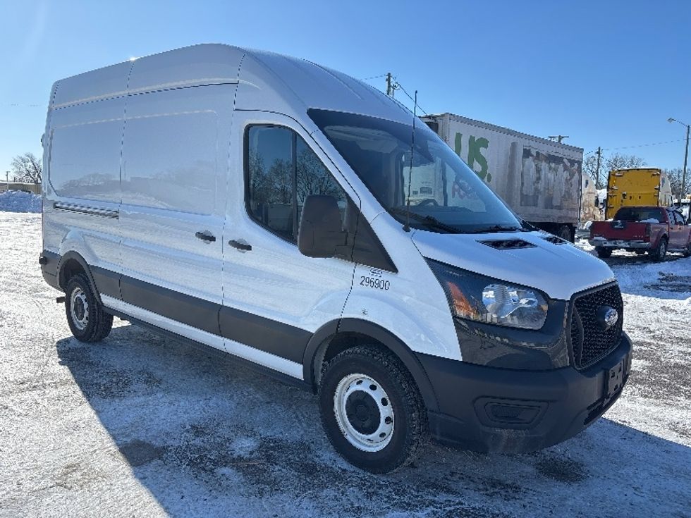 Cargo Van (Panel Van)-Light and Medium Duty Trucks-Ford-2023-Transit 250-Fort Wayne-IN-116,997\n\t\tmiles-$ 33,250 - Image 1