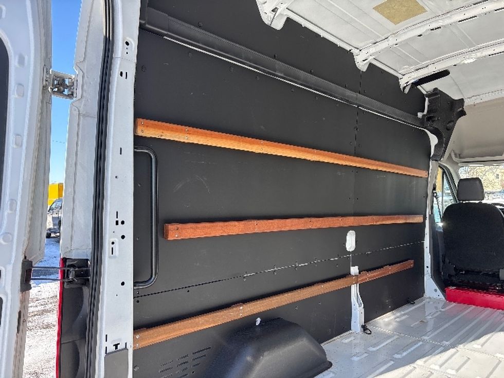 Cargo Van (Panel Van)-Light and Medium Duty Trucks-Ford-2023-Transit 250-Fort Wayne-IN-116,997\n\t\tmiles-$ 33,250 - Image 10