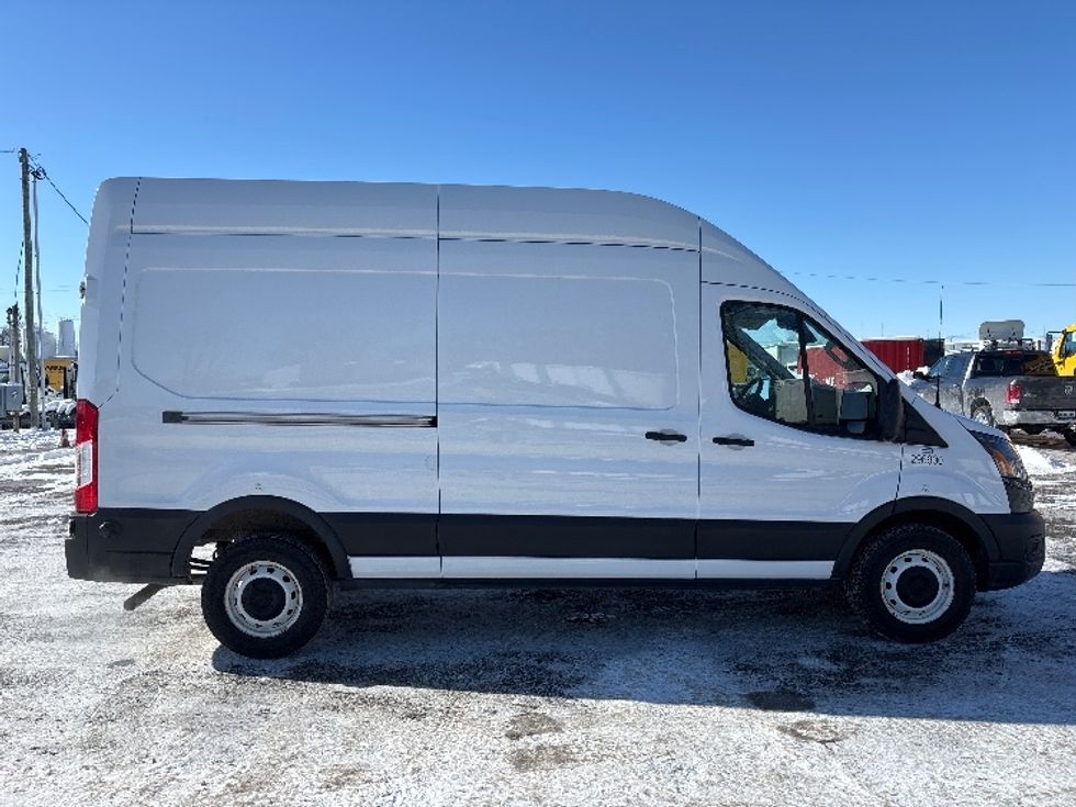 Cargo Van (Panel Van)-Light and Medium Duty Trucks-Ford-2023-Transit 250-Fort Wayne-IN-116,997\n\t\tmiles-$ 33,250 - Image 14