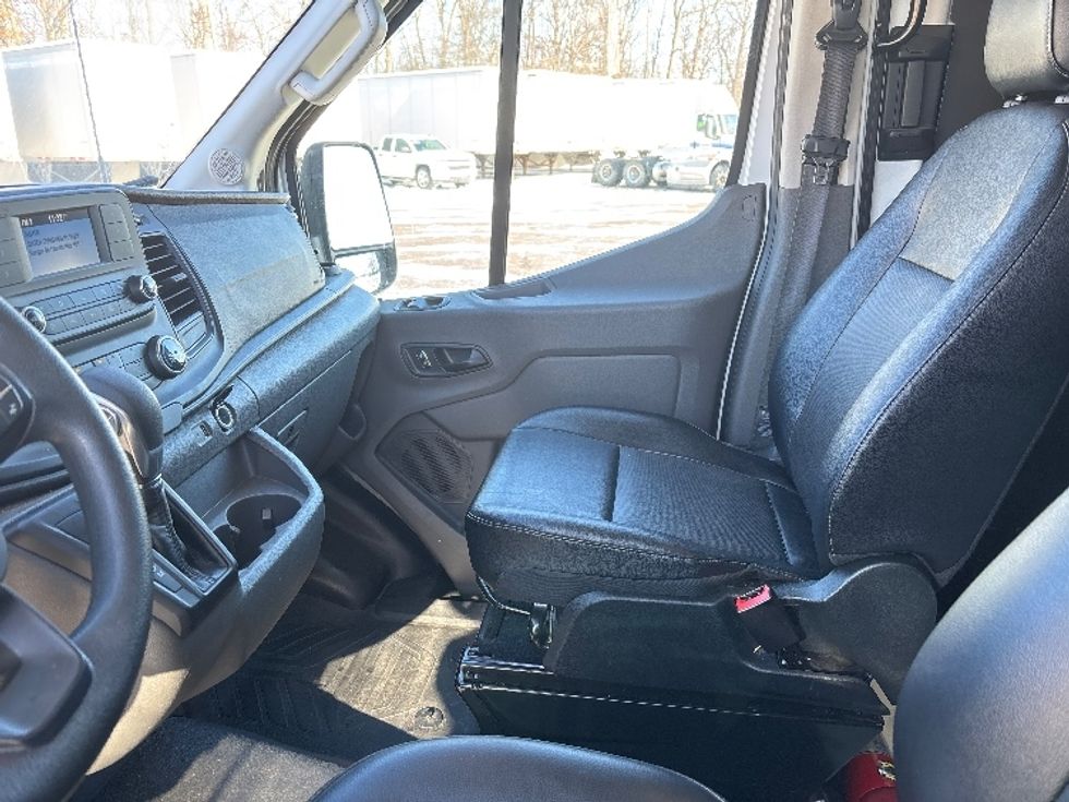 Cargo Van (Panel Van)-Light and Medium Duty Trucks-Ford-2023-Transit 250-Fort Wayne-IN-116,997\n\t\tmiles-$ 33,250 - Image 18