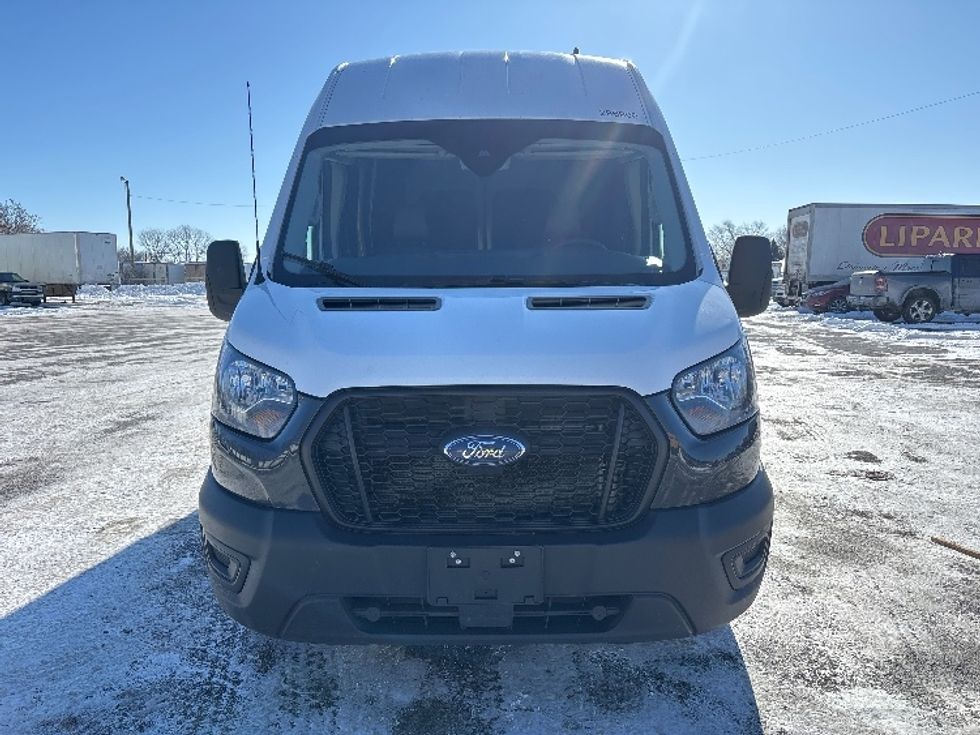 Cargo Van (Panel Van)-Light and Medium Duty Trucks-Ford-2023-Transit 250-Fort Wayne-IN-116,997\n\t\tmiles-$ 33,250 - Image 2