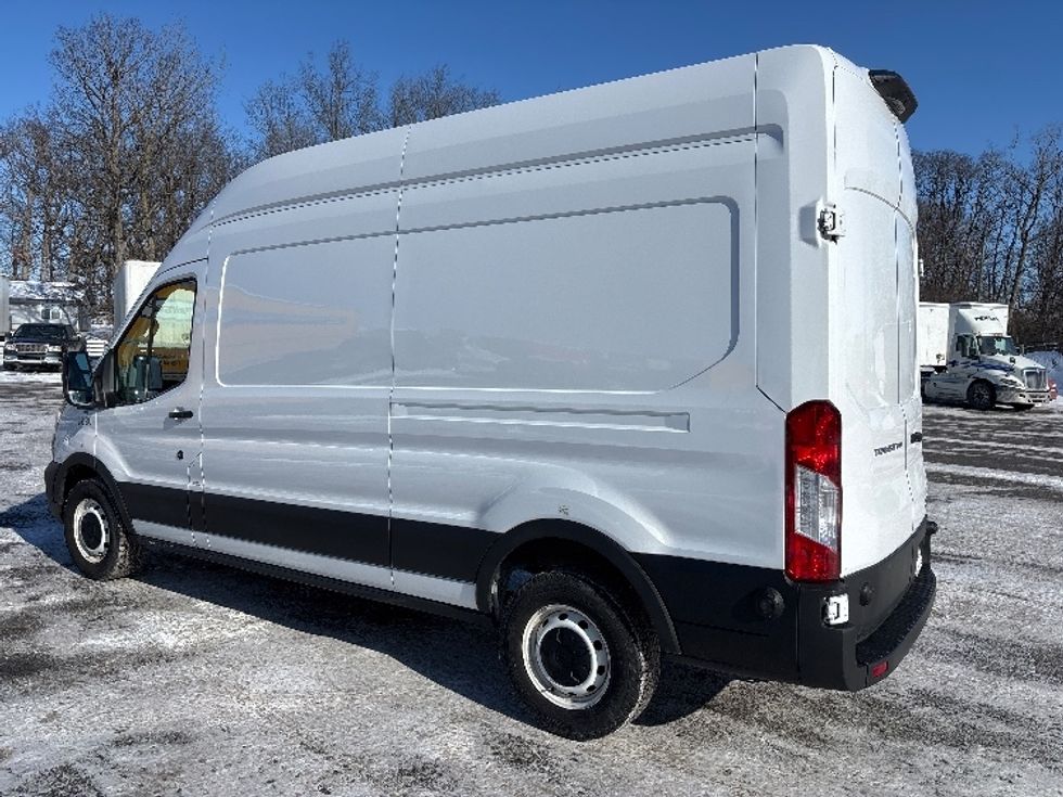 Cargo Van (Panel Van)-Light and Medium Duty Trucks-Ford-2023-Transit 250-Fort Wayne-IN-116,997\n\t\tmiles-$ 33,250 - Image 6