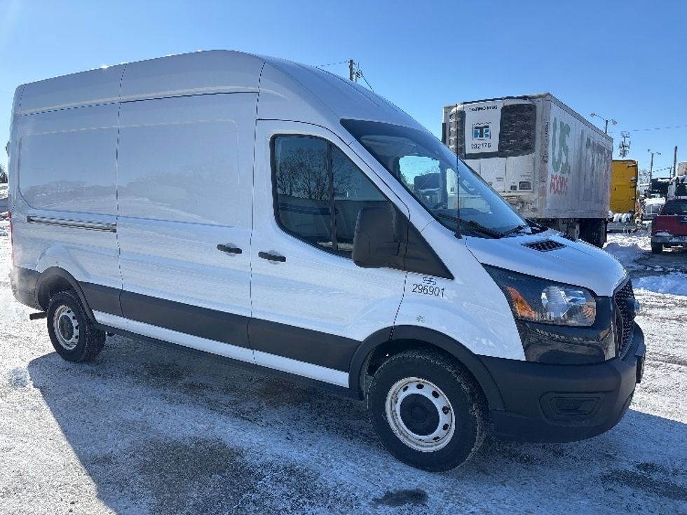 Cargo Van (Panel Van)-Light and Medium Duty Trucks-Ford-2023-Transit 250-Fort Wayne-IN-133,084\n\t\tmiles-$ 31,000 - Image 1