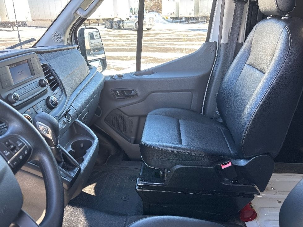 Cargo Van (Panel Van)-Light and Medium Duty Trucks-Ford-2023-Transit 250-Fort Wayne-IN-133,084\n\t\tmiles-$ 31,000 - Image 18