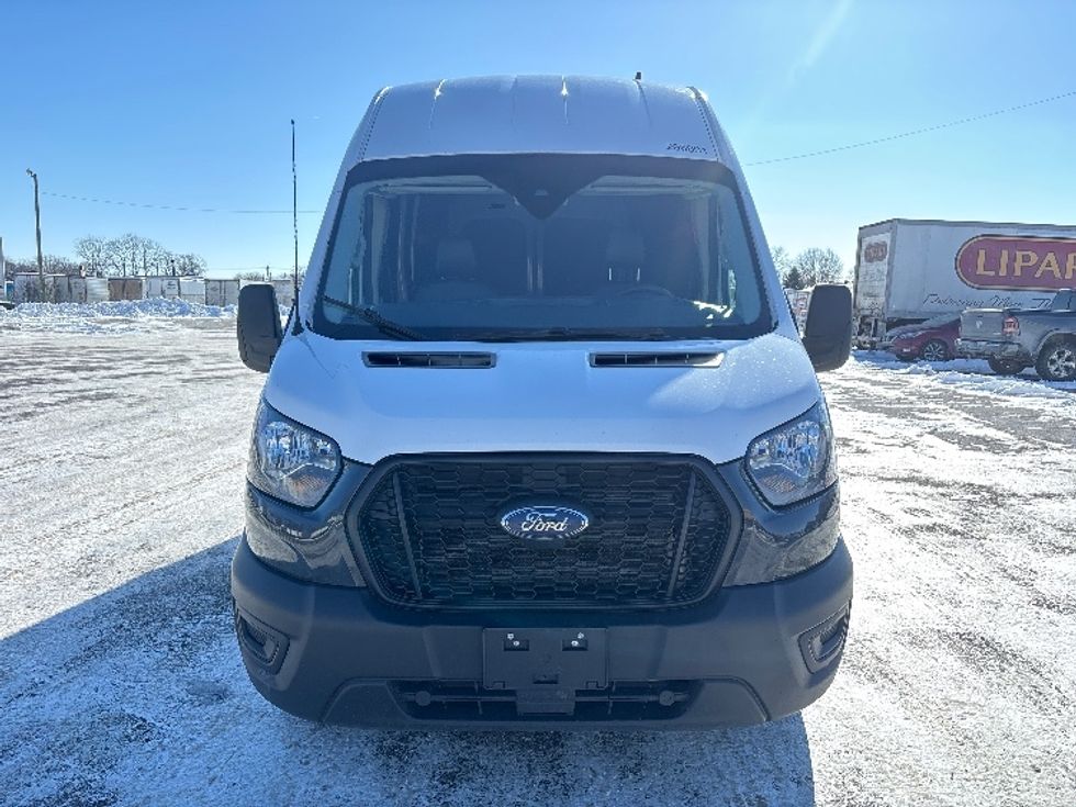 Cargo Van (Panel Van)-Light and Medium Duty Trucks-Ford-2023-Transit 250-Fort Wayne-IN-133,084\n\t\tmiles-$ 31,000 - Image 2