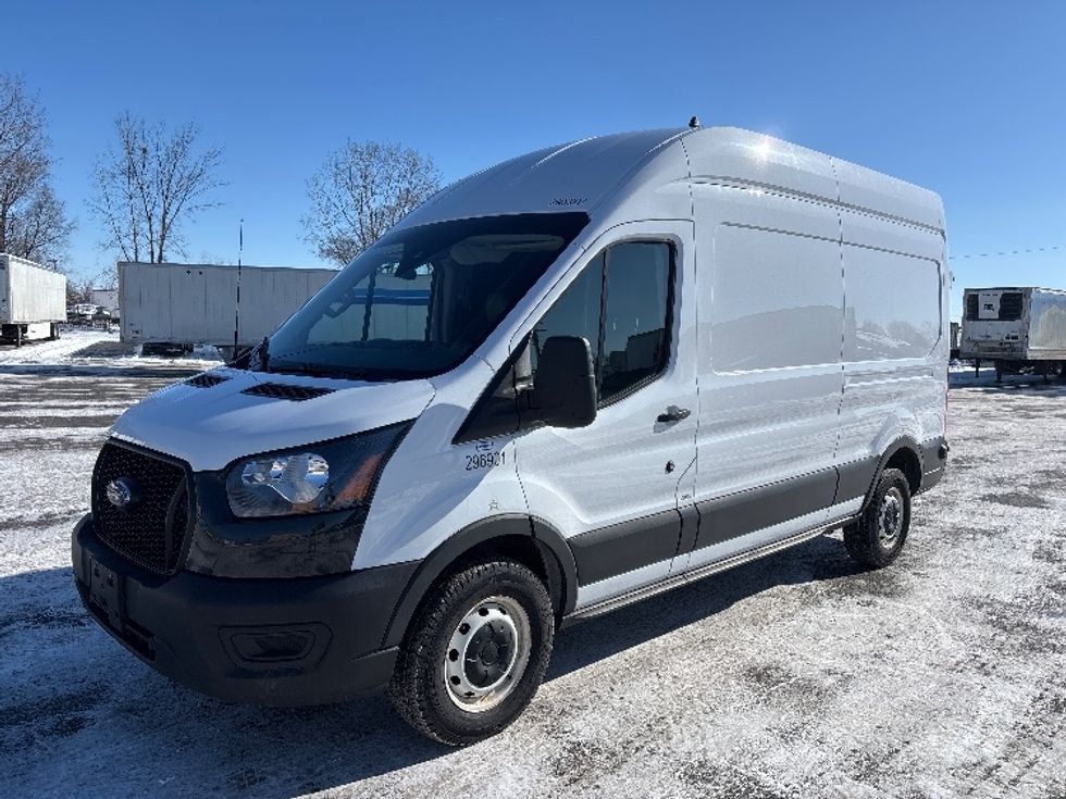 Cargo Van (Panel Van)-Light and Medium Duty Trucks-Ford-2023-Transit 250-Fort Wayne-IN-133,084\n\t\tmiles-$ 31,000 - Image 3