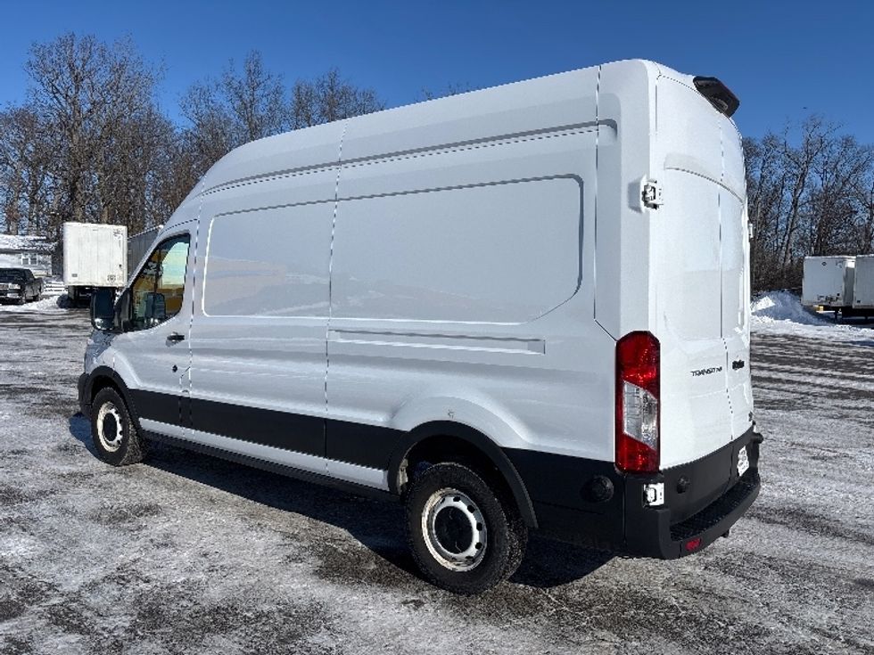 Cargo Van (Panel Van)-Light and Medium Duty Trucks-Ford-2023-Transit 250-Fort Wayne-IN-133,084\n\t\tmiles-$ 31,000 - Image 6
