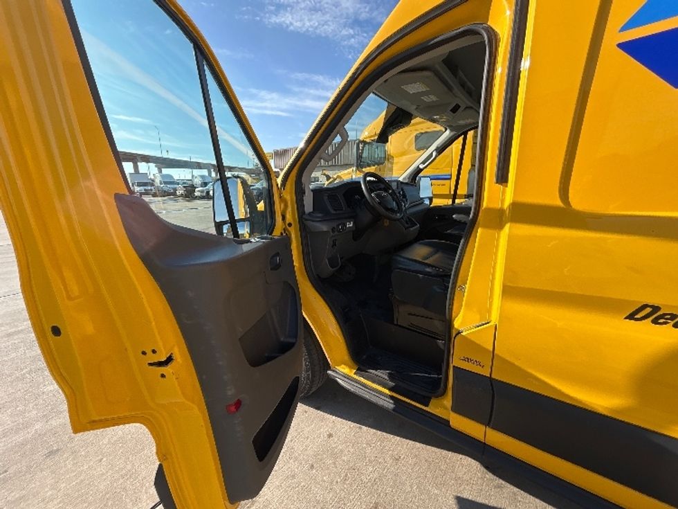 Cargo Van (Panel Van)-Light and Medium Duty Trucks-Ford-2023-Transit 250-Fort Worth-TX-130,584\n\t\tmiles-$ 30,000 - Image 16