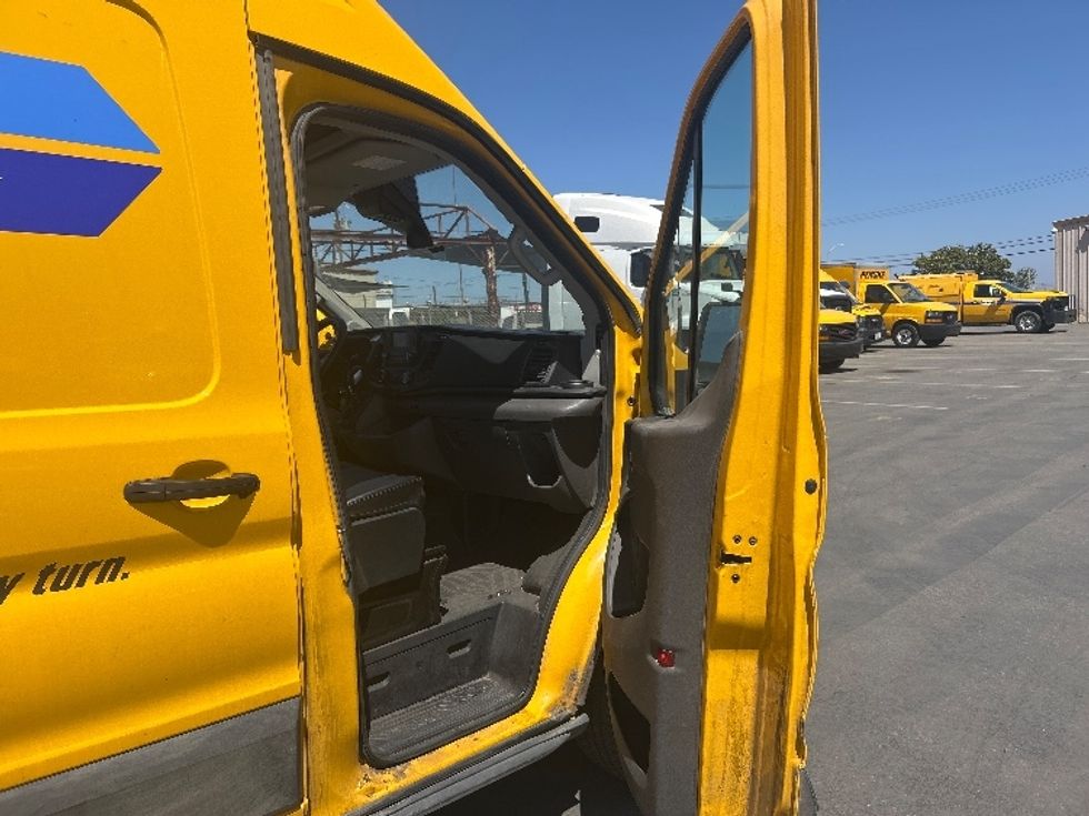 Cargo Van (Panel Van)-Light and Medium Duty Trucks-Ford-2023-Transit 250-Fresno-CA-100,785\n\t\tmiles-$ 33,250 - Image 19