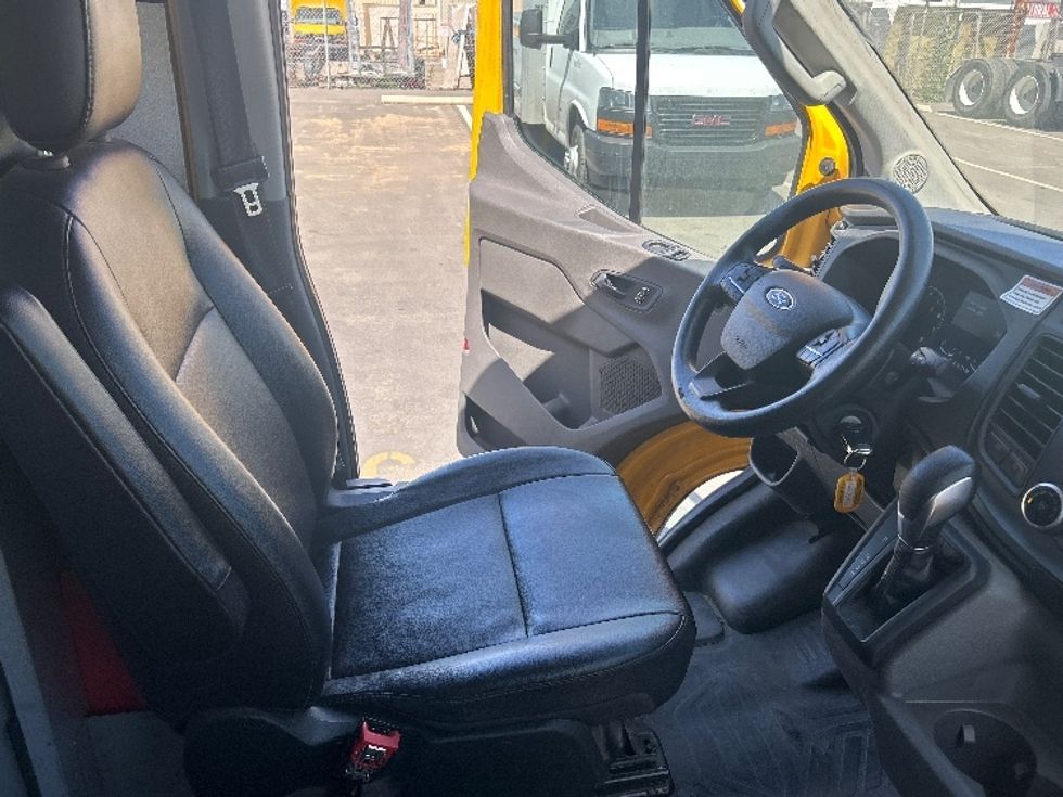 Cargo Van (Panel Van)-Light and Medium Duty Trucks-Ford-2023-Transit 250-Fresno-CA-100,785\n\t\tmiles-$ 33,250 - Image 21